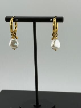 Namaste Handmade 'Takes 3 To Spill the Tea' Pearl Hoops
